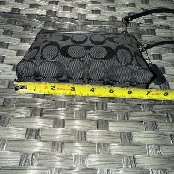 Coach Black Signature Jacquard Wristlet - Picture 8 of 11